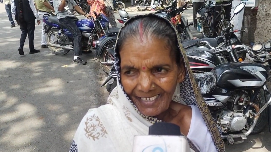 साहब ! मैं अभी जिंदा हूं…