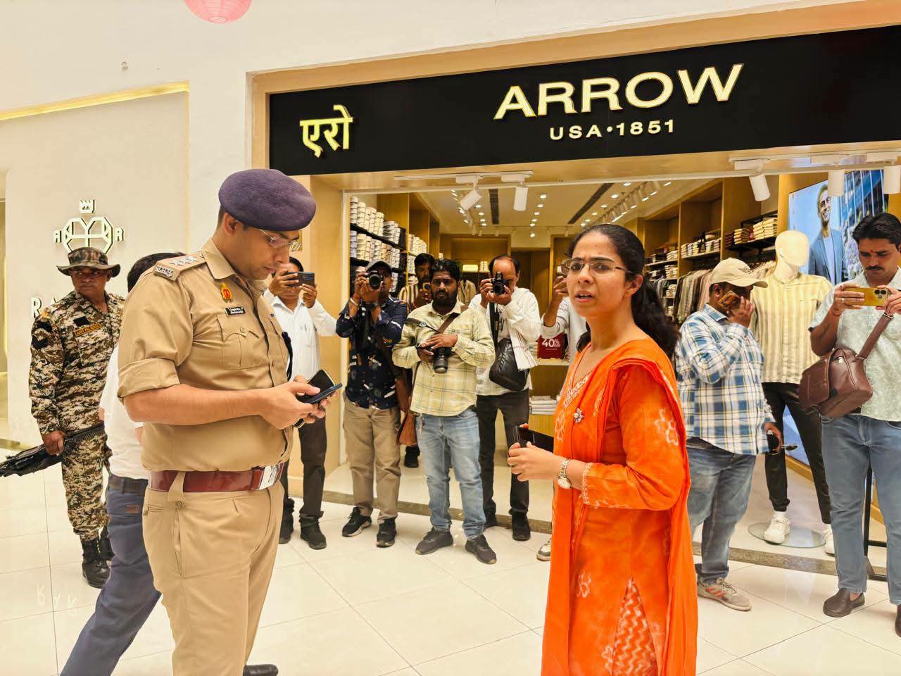 लखनऊ अग्निकांड के बाद बरेली में बड़ा एक्शन, होटल सील, कोचिंग, मॉल और अस्पतालों में चला अग्नि सुरक्षा का चाबुक
