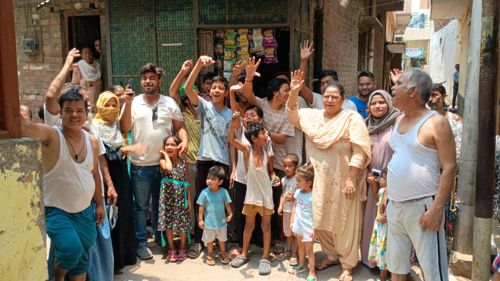 मलूकपुर क्षेत्र में 5 दिन से बिजली संकट से लोग बेहाल, भीषण गर्मी में बच्चे और बुजुर्ग बेहाल