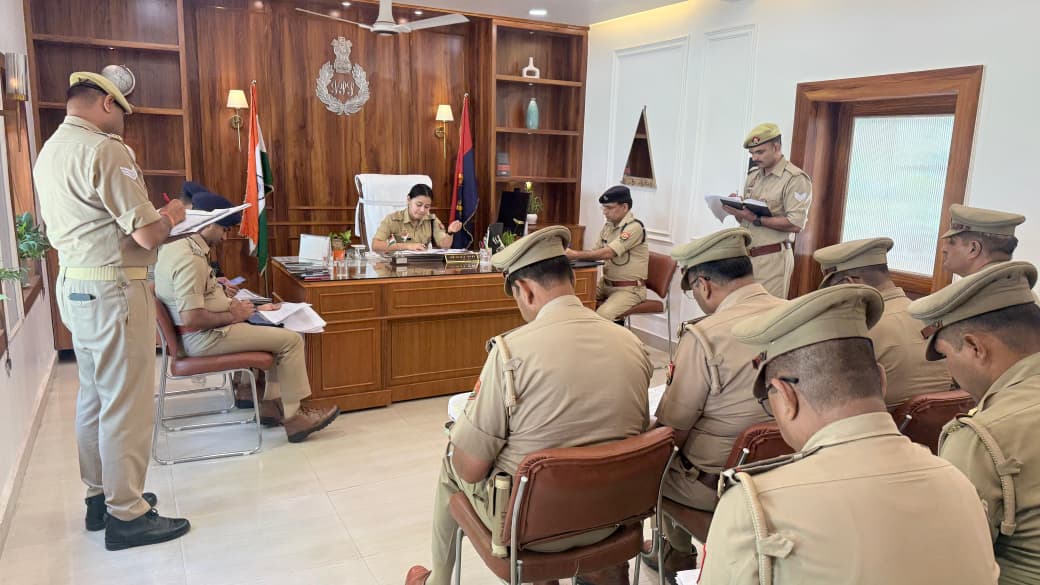 एसपी साउथ ने की थानों की समीक्षा, लंबित विवेचनाओं के शीघ्र निस्तारण के निर्देश