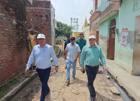 सीएमओ ने किया संचारी रोग नियंत्रण अभियान का निरीक्षण